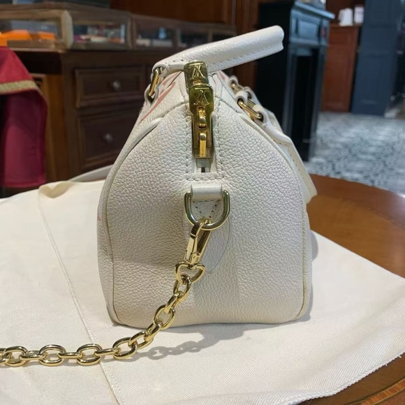 N16 Pre-Owned Louis Vuitton Speedy 20 Shoulder  Bag - Picture 4 of 16